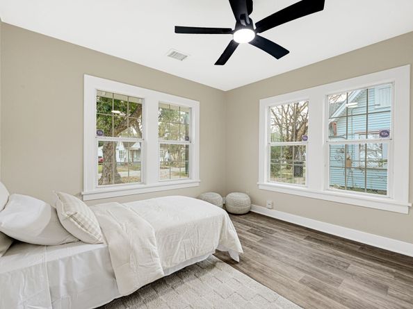 9434 E Avenue K, Houston TX 77012