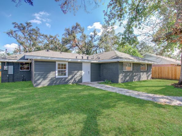 1939 Woodvine Drive, Houston TX 77055