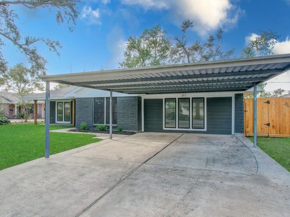 1939 Woodvine Drive, Houston TX 77055