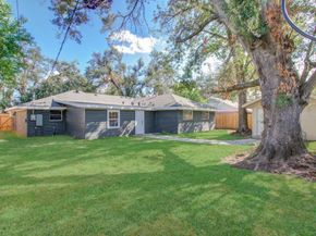 1939 Woodvine Drive, Houston TX 77055