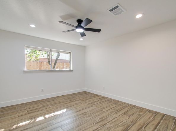 1939 Woodvine Drive, Houston TX 77055