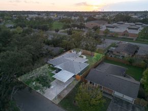 1939 Woodvine Drive, Houston TX 77055