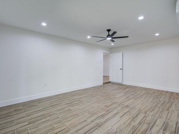 1939 Woodvine Drive, Houston TX 77055