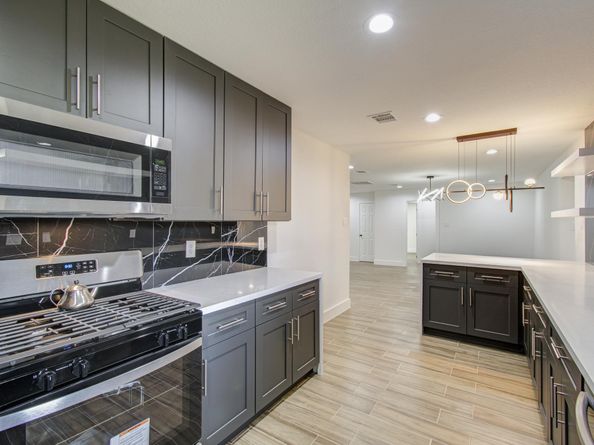 1939 Woodvine Drive, Houston TX 77055