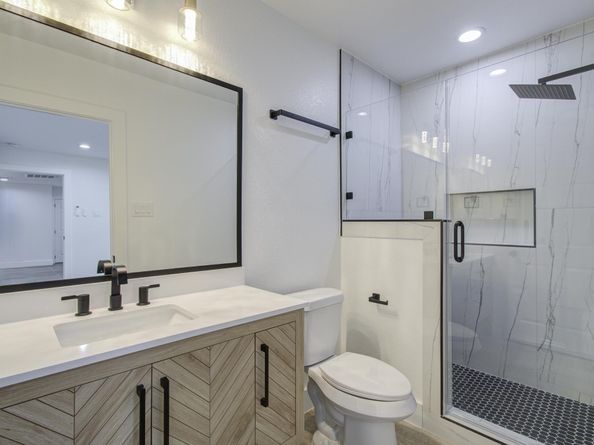 1939 Woodvine Drive, Houston TX 77055