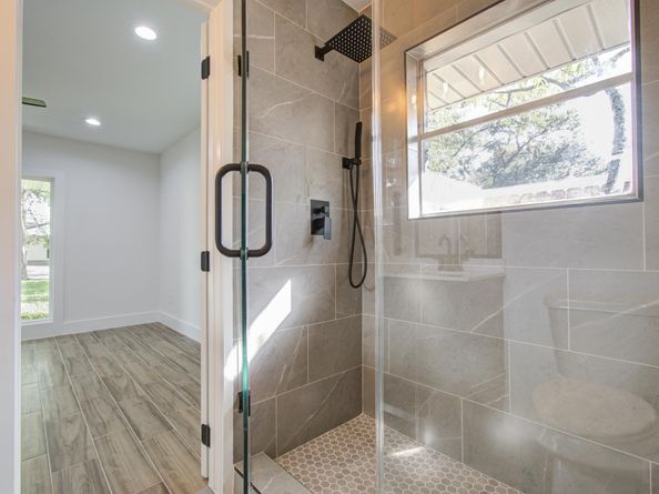 1939 Woodvine Drive, Houston TX 77055