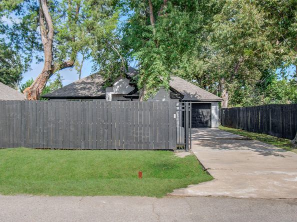 1909 Melbourne Street, Houston TX 77026