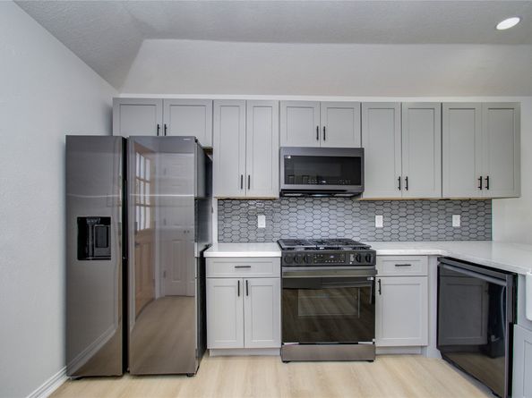 1909 Melbourne Street, Houston TX 77026