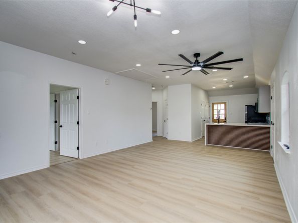 1909 Melbourne Street, Houston TX 77026