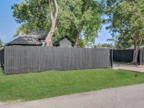 1909 Melbourne Street, Houston TX 77026