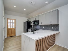 1909 Melbourne Street, Houston TX 77026