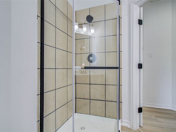 1909 Melbourne Street, Houston TX 77026