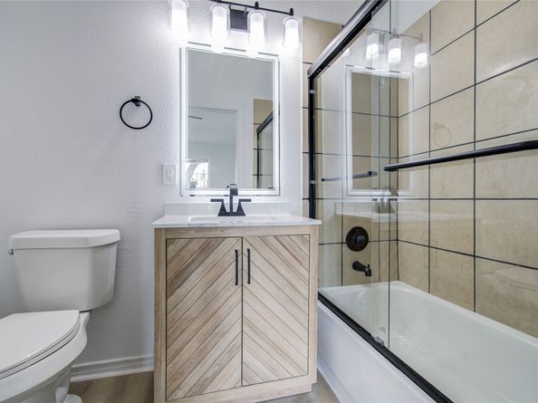 1909 Melbourne Street, Houston TX 77026