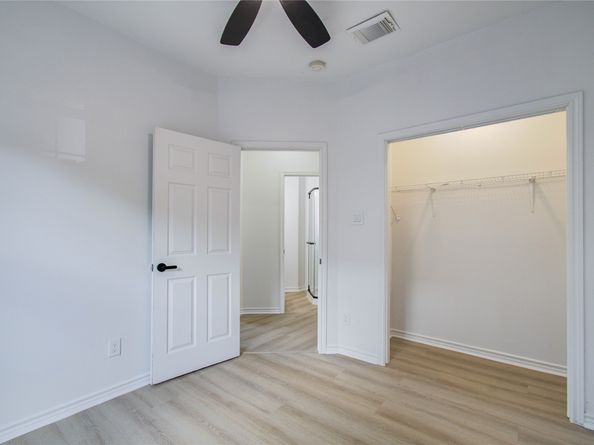 1909 Melbourne Street, Houston TX 77026