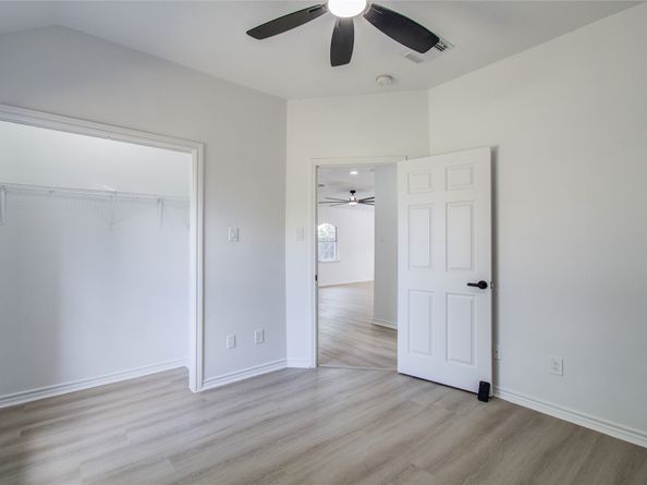 1909 Melbourne Street, Houston TX 77026