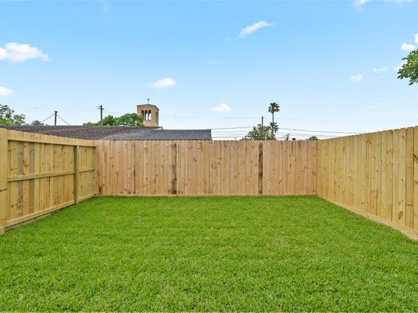 7224 Avenue B, Houston TX 77011