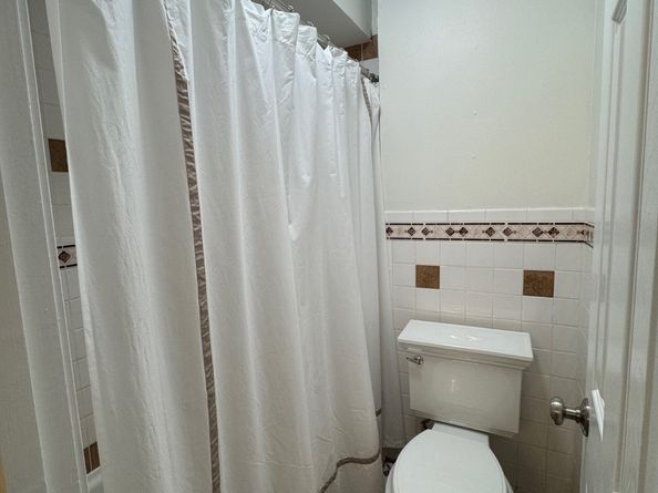 2701 Bellefontaine Street A26, Houston TX 77025