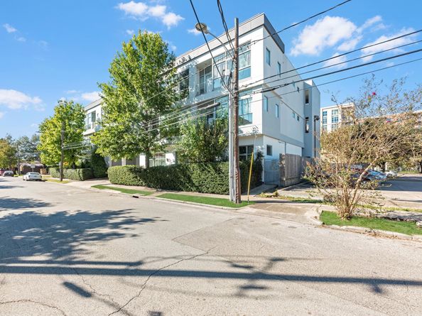 1406 Columbus St Street 303, Houston TX 77019