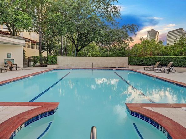 1000 Uptown Park Boulevard 93, Houston TX 77056