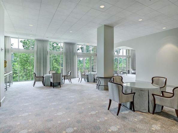 1000 Uptown Park Boulevard 93, Houston TX 77056