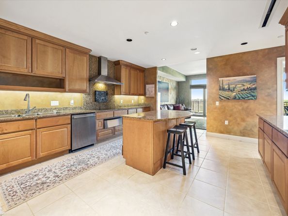 1000 Uptown Park Boulevard 93, Houston TX 77056