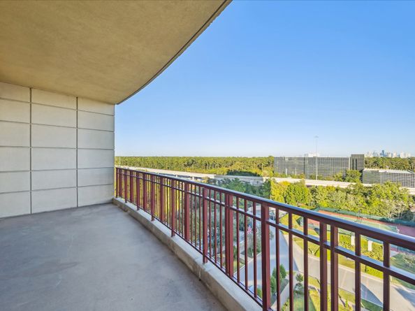 1000 Uptown Park Boulevard 93, Houston TX 77056