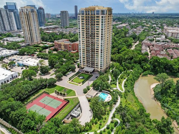 1000 Uptown Park Boulevard 93, Houston TX 77056