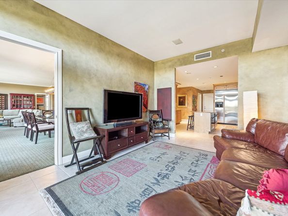 1000 Uptown Park Boulevard 93, Houston TX 77056