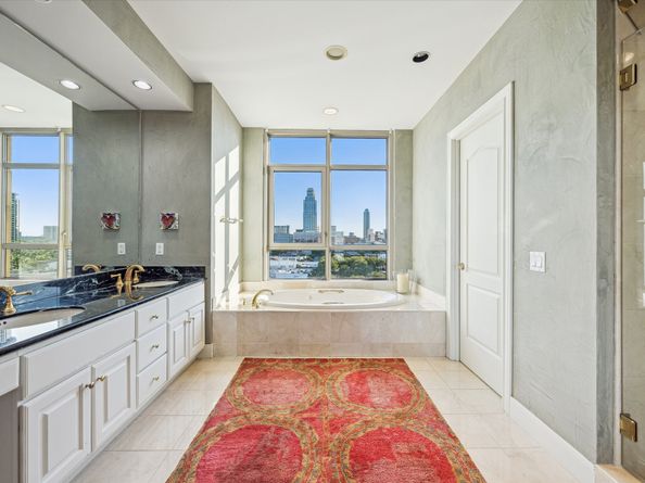 1000 Uptown Park Boulevard 93, Houston TX 77056