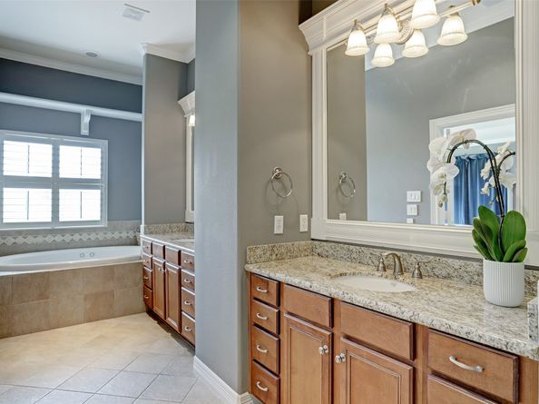 2810 Helena Street, Houston TX 77006