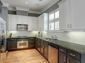 2810 Helena Street, Houston TX 77006