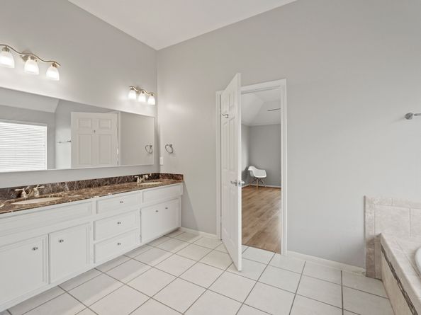 17710 Noble Oak Court, Houston TX 77095