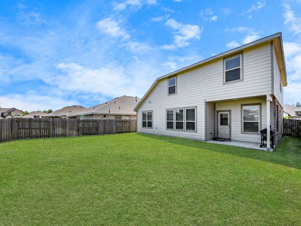 24063 Hawthorn Lakes Drive, New Caney TX 77357