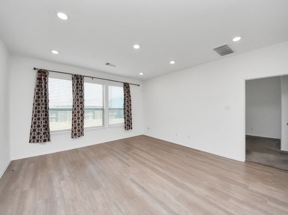 24063 Hawthorn Lakes Drive, New Caney TX 77357