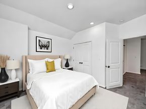 24063 Hawthorn Lakes Drive, New Caney TX 77357