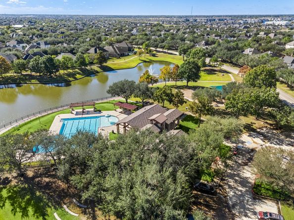 7006 Tallow Knoll Lane, Richmond TX 77407