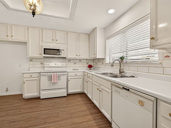 11711 Memorial Drive 13, Houston TX 77024