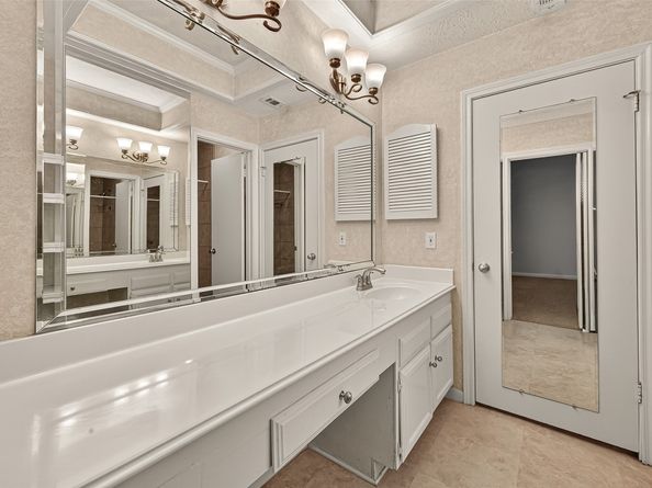 11711 Memorial Drive 13, Houston TX 77024