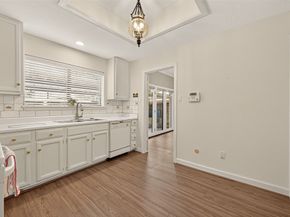 11711 Memorial Drive 13, Houston TX 77024