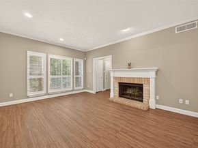 11711 Memorial Drive 13, Houston TX 77024