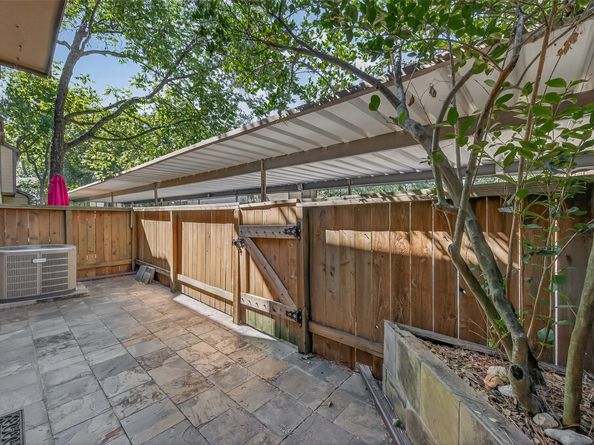 11711 Memorial Drive 13, Houston TX 77024