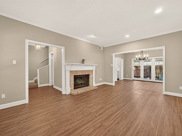 11711 Memorial Drive 13, Houston TX 77024