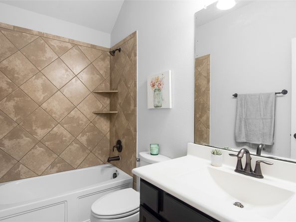 18218 Russett Green Drive, Tomball TX 77377