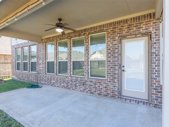 18218 Russett Green Drive, Tomball TX 77377