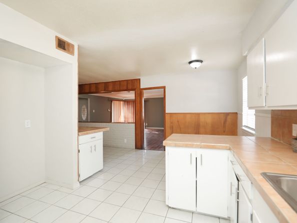 8235 Dover Street, Houston TX 77061