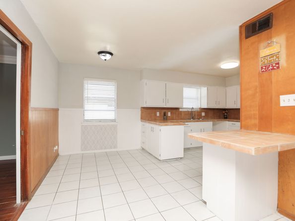 8235 Dover Street, Houston TX 77061