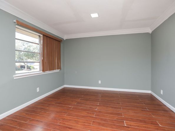 8235 Dover Street, Houston TX 77061