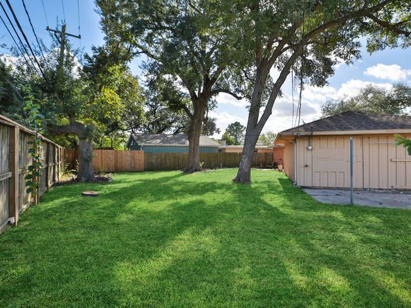 8235 Dover Street, Houston TX 77061