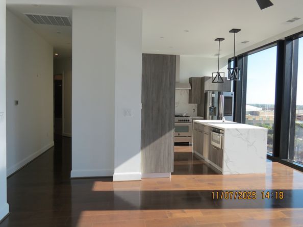 1211 Caroline Street 1005, Houston TX 77002