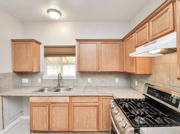 12002 Privada Saratoga Avenue, Houston TX 77076